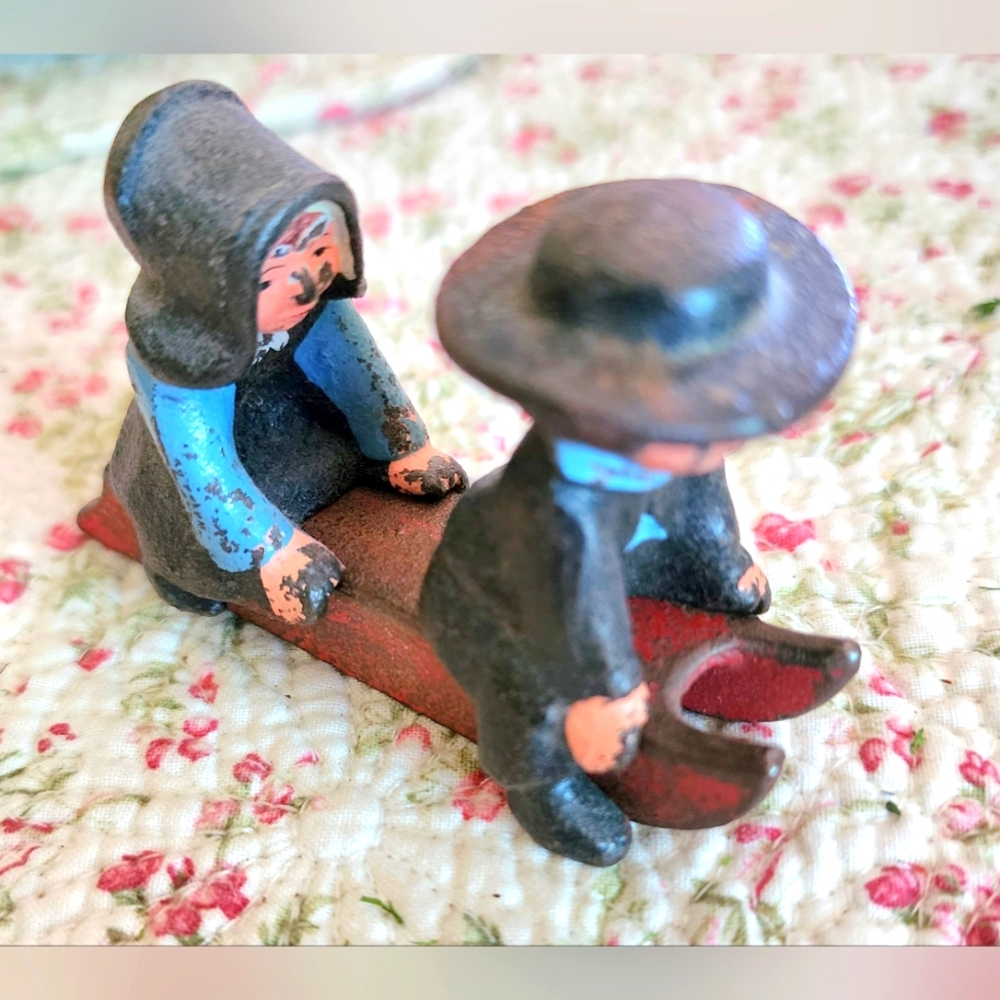 Vintage cast-iron Amish children  Charming Folk Art Figurine - Blue and Black
